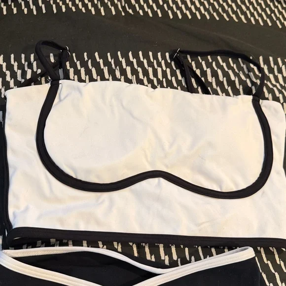 Glowmode leggings and Amazon top - Picture 2 of 3